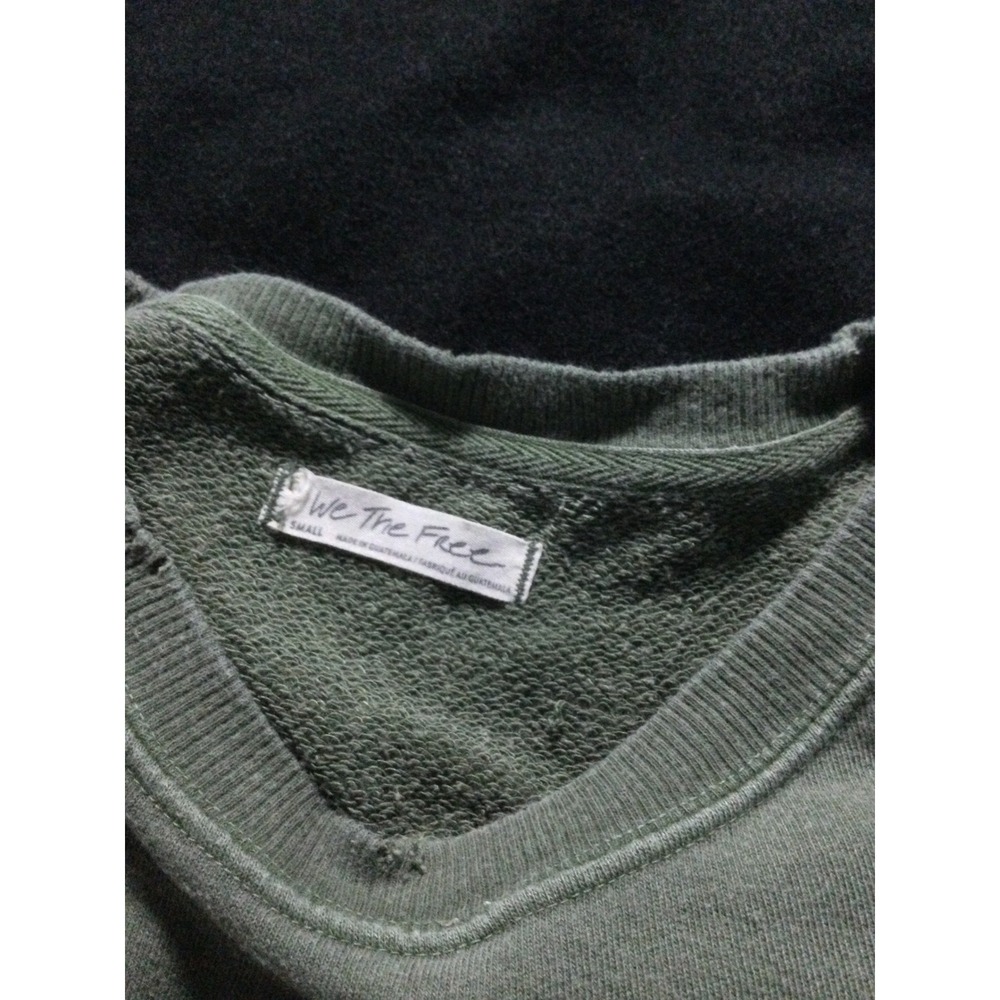 We The Free Distressed Sweatshirt Green Raw Hem Long Sleeve Casual Women Sz M - Picture 11 of 14